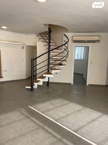 גג/ פנטהאוז, זאב, נאות אפקה ב', תל אביב יפו