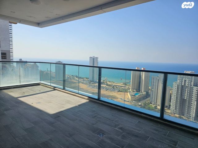 אמנון ליפקין שחק 