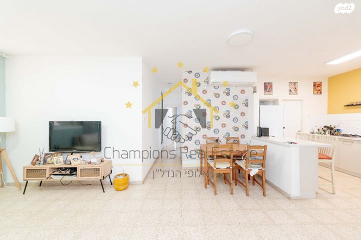 דירה, הרב יעקב רקח, נאות גנים, נתניה