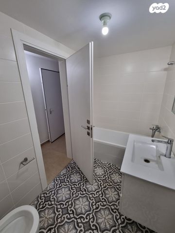 דירת גן, צהלון, שיכוני חסכון, תל אביב יפו