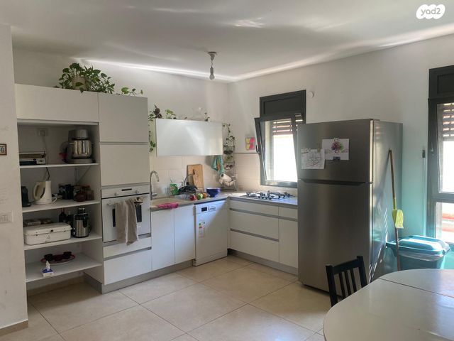 דירת גן, צהלון, שיכוני חסכון, תל אביב יפו