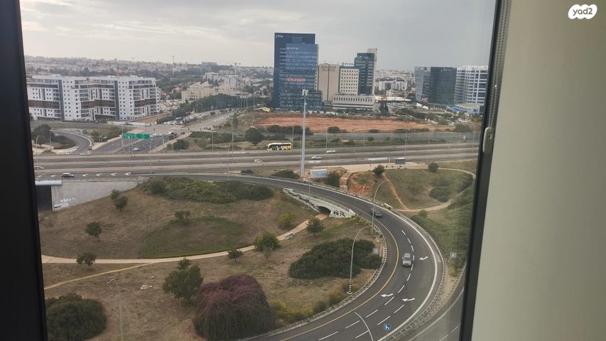 אהוד מנור 