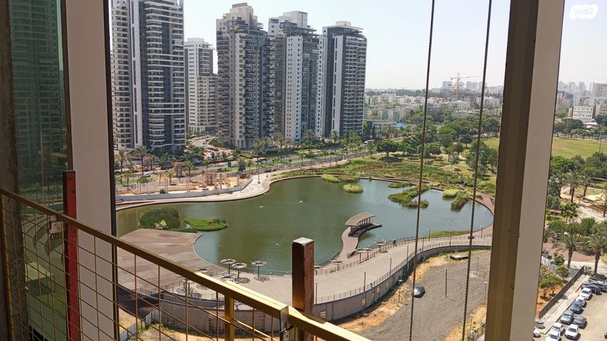 משרדים, בזל, פתח תקווה