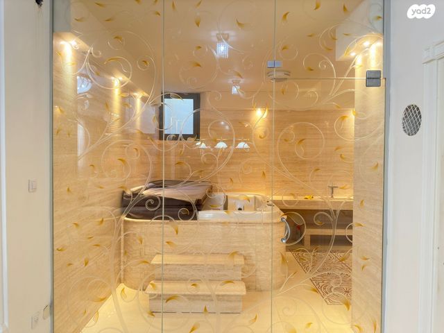 קרית חתני פרס נובל