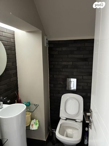 גג/ פנטהאוז, שרה אהרונסון 14, קרית הפרחים - 2005, רעננה