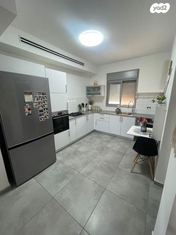 יוסף בורג 32