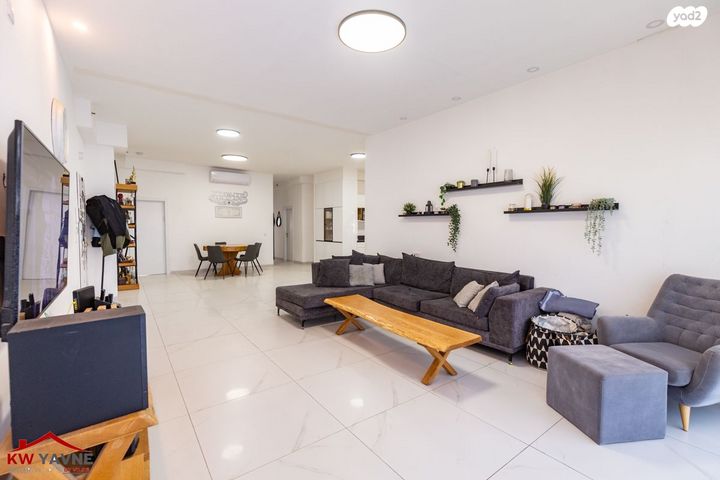 גג/ פנטהאוז, הדרור, נאות בן גוריון, יבנה