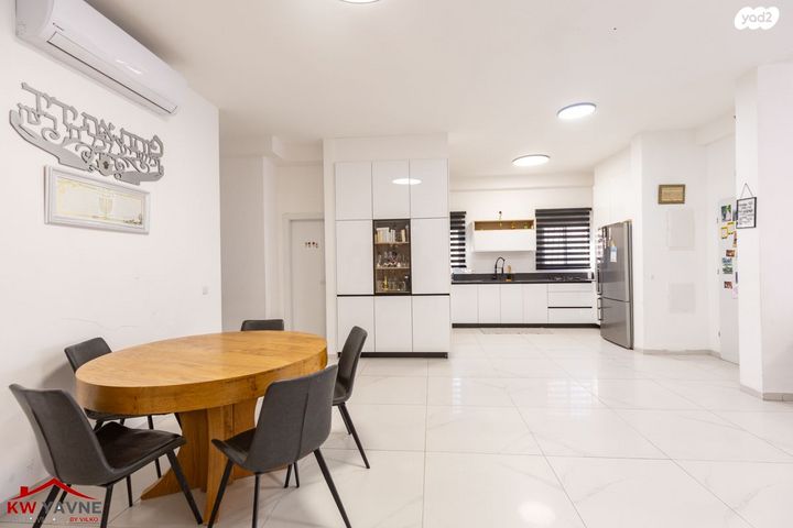 גג/ פנטהאוז, הדרור, נאות בן גוריון, יבנה