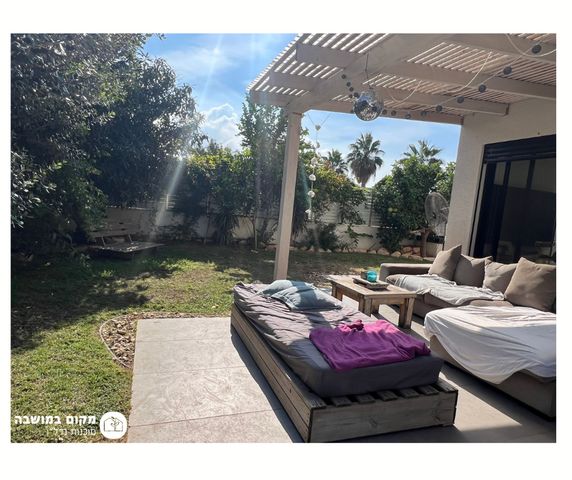 דו משפחתי, בנימינה גבעת עדה