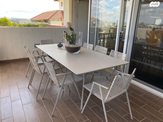 גג/ פנטהאוז, שרה אהרונסון 14, קרית הפרחים - 2005, רעננה