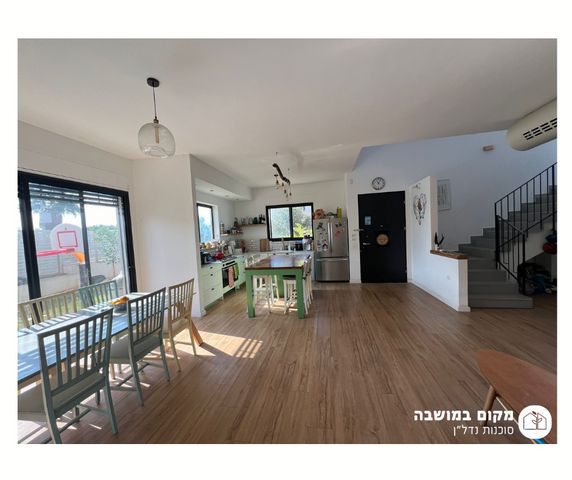 דו משפחתי, בנימינה גבעת עדה