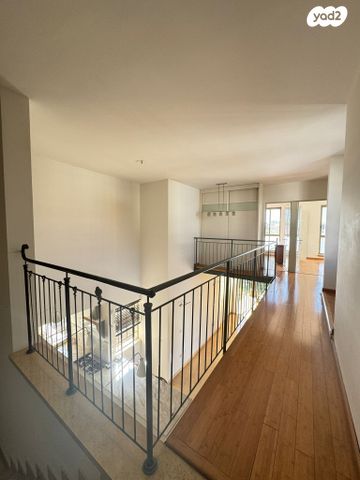 בית פרטי/ קוטג', יהושוע בן חנניה, אבן גבירול, רחובות