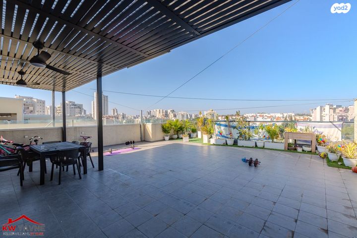 גג/ פנטהאוז, הדרור, נאות בן גוריון, יבנה