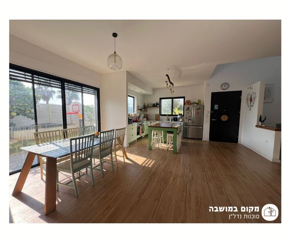 דו משפחתי, בנימינה גבעת עדה