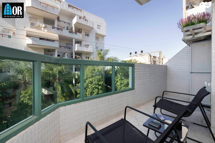 דירה, קידוש השם, רמב"ם, ראשון לציון