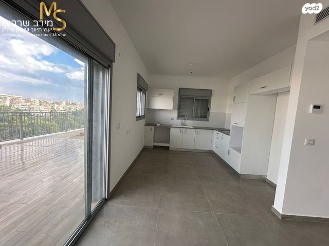 דירת גן, גבעת זמר, חיפה