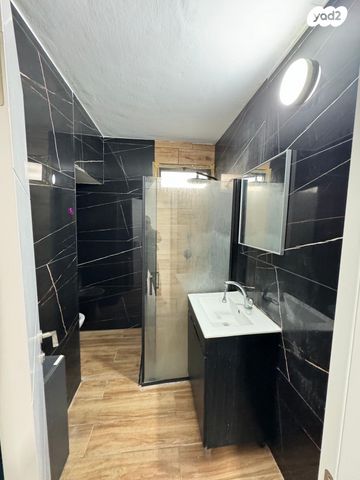 דירה, שדרות ורבורג 25, קרית חיים מערבית, חיפה