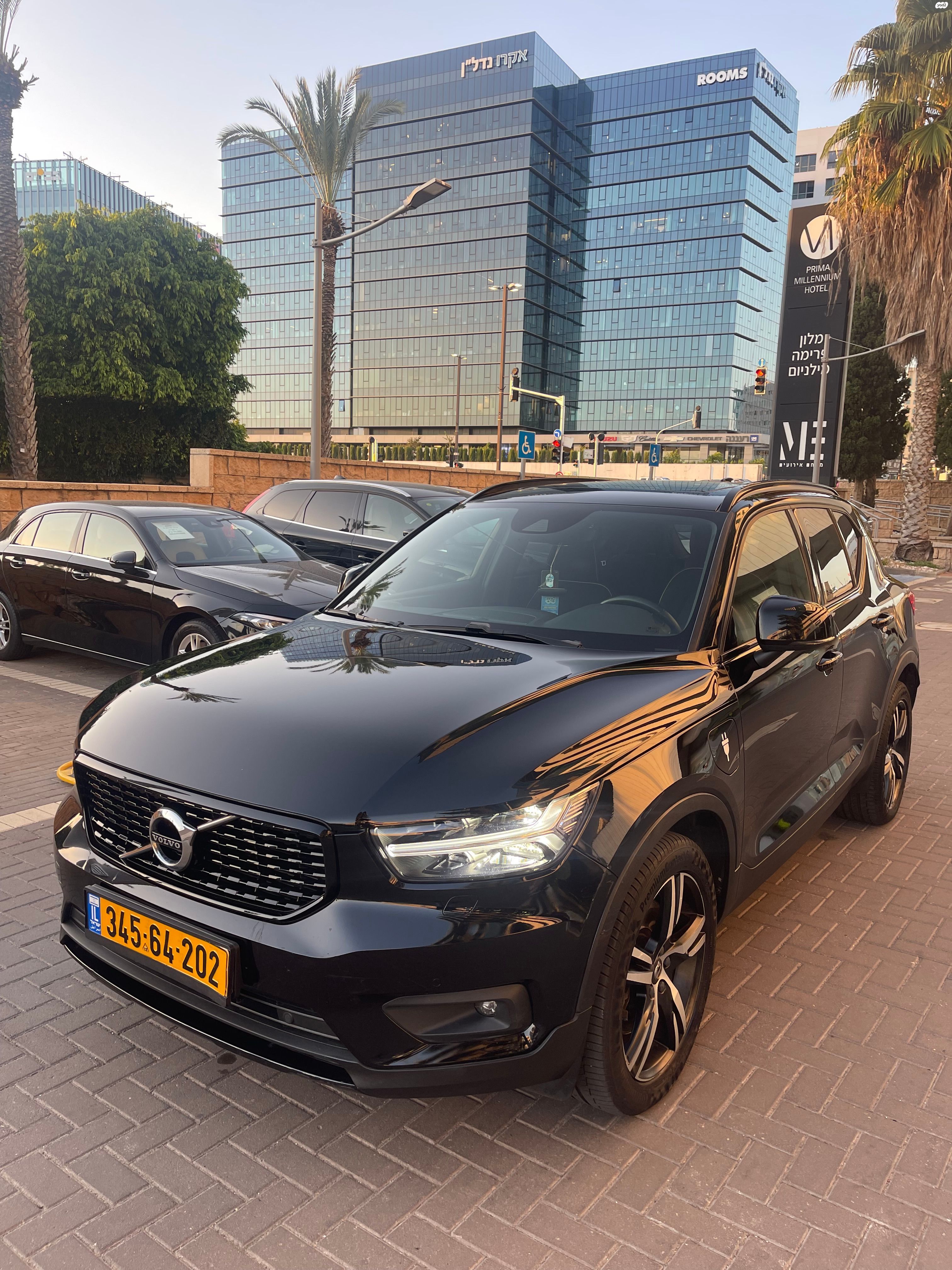 מודעת רכב וולוו XC40