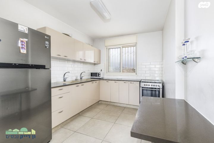 דירה, עמנואל זיסמן, חומת שמואל, הר חומה, ירושלים