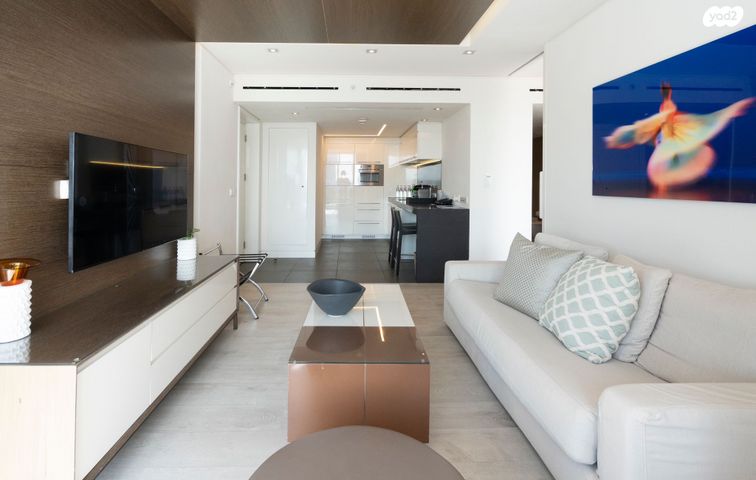 דירה, הרצליה