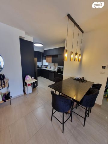 דירה, החילות 12, נרקיסים, ראשון לציון