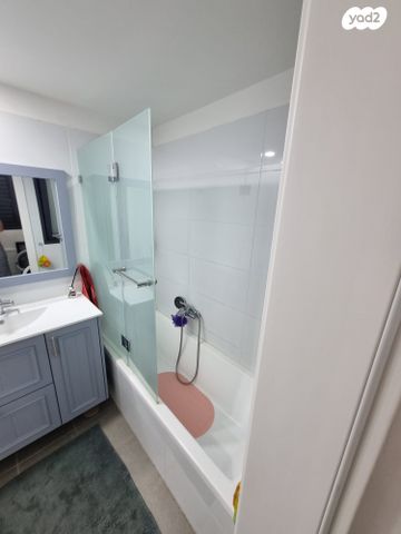 דירה, החילות 12, נרקיסים, ראשון לציון