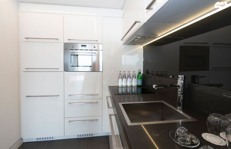 דירה, הרצליה