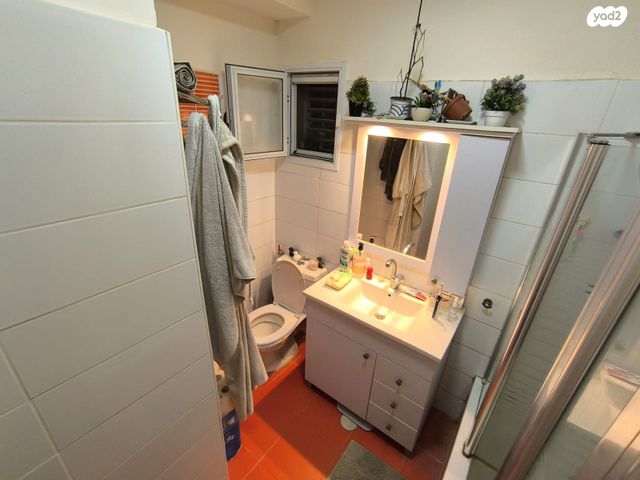 דירת גן, ביאליק, מרכז, קרית עבודה, חולון