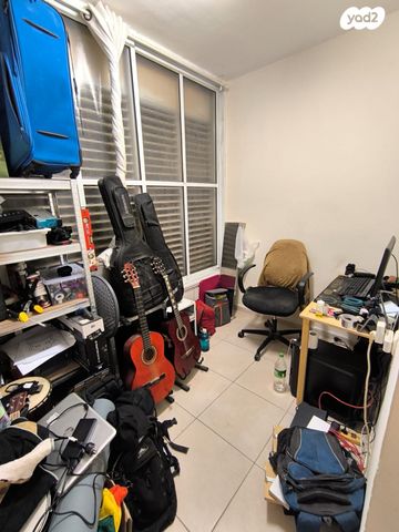 דירת גן, ביאליק, מרכז, קרית עבודה, חולון