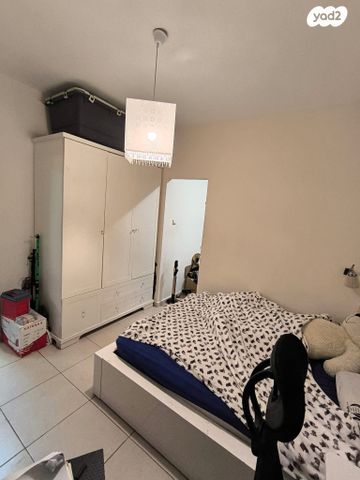 דירת גן, ביאליק, מרכז, קרית עבודה, חולון