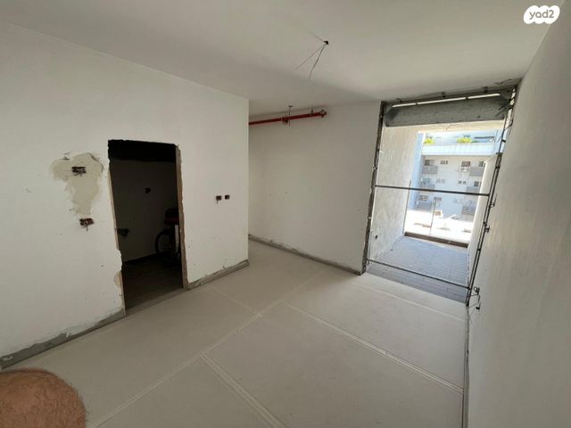 דירה, צבי הירשפלד, רמז, מערב ותיק, ראשון לציון