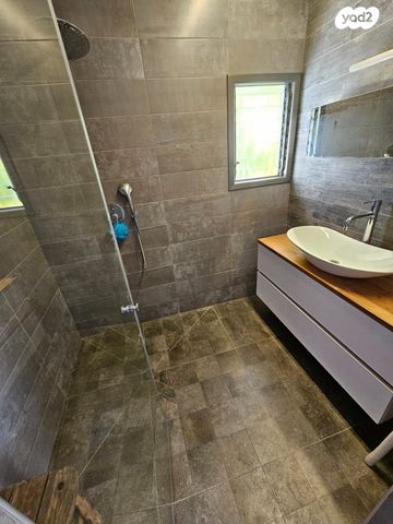 בית פרטי/ קוטג', אליהו מפרארה, שיכון דן, נווה דן, תל אביב יפו