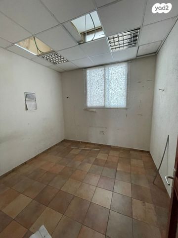 חנויות/ שטח מסחרי, חיפה