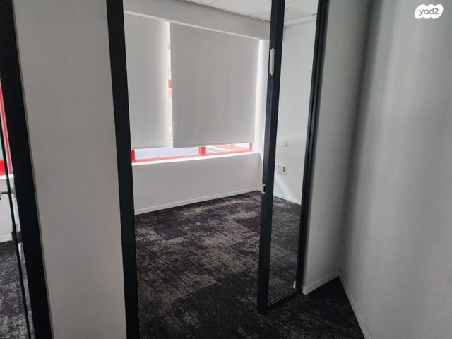 בניין משרדים, זרחין, רעננה