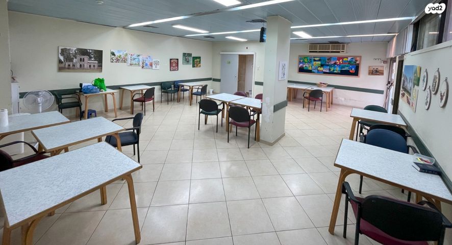 סטודיו, יצחק בן צבי, כפר גנים ב, פתח תקווה