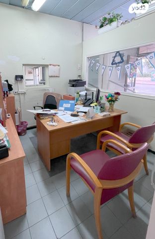 סטודיו, יצחק בן צבי, כפר גנים ב, פתח תקווה