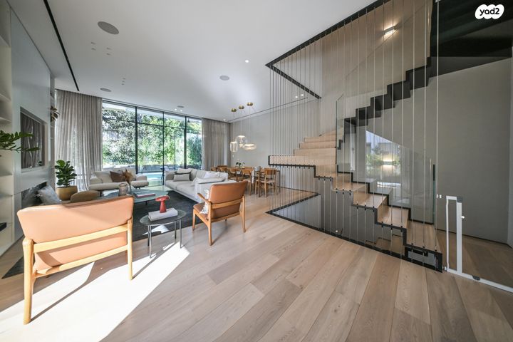 קרית הפרחים - 2005