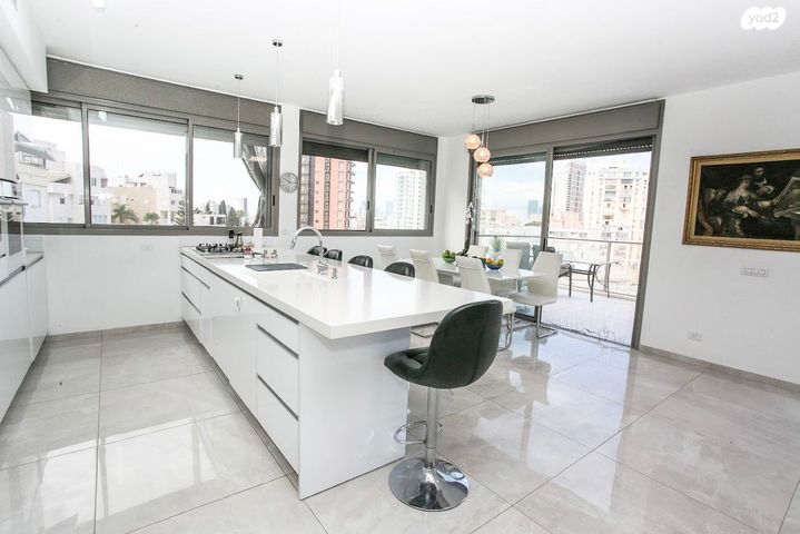 גג/ פנטהאוז, ביאליק, שכונת בן גוריון, מרכז העיר ג', רמת גן