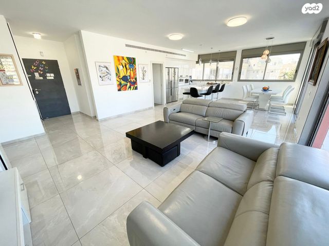 גג/ פנטהאוז, ביאליק, שכונת בן גוריון, מרכז העיר ג', רמת גן