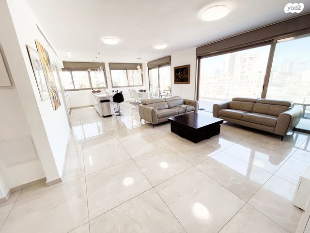 גג/ פנטהאוז, ביאליק, שכונת בן גוריון, מרכז העיר ג', רמת גן