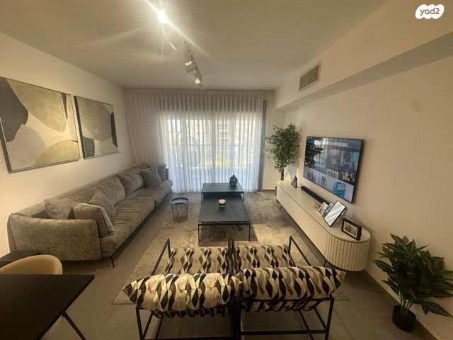 דירה, כפר יונה