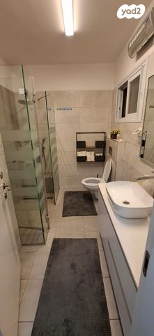 דירה, שמואל תמיר כצנלסון, פסגת זאב, ירושלים