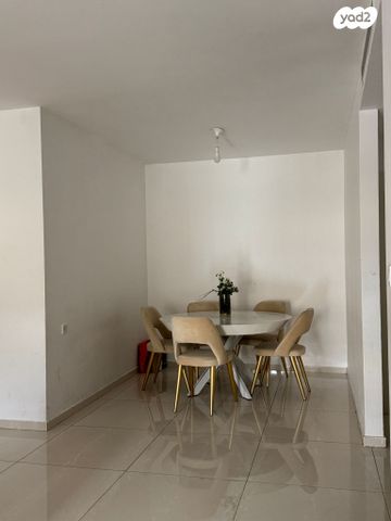 דירה, הכינור, שאר העיר, גבעת זאב