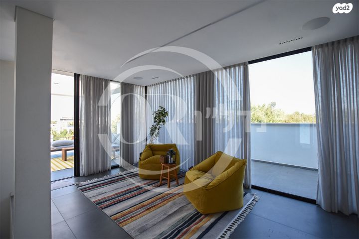 גג/ פנטהאוז, גולן, רמת השרון