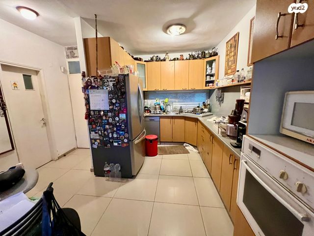 דו משפחתי, אלפי מנשה