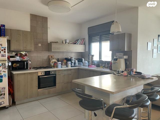 דירה, אורנית, אורנית