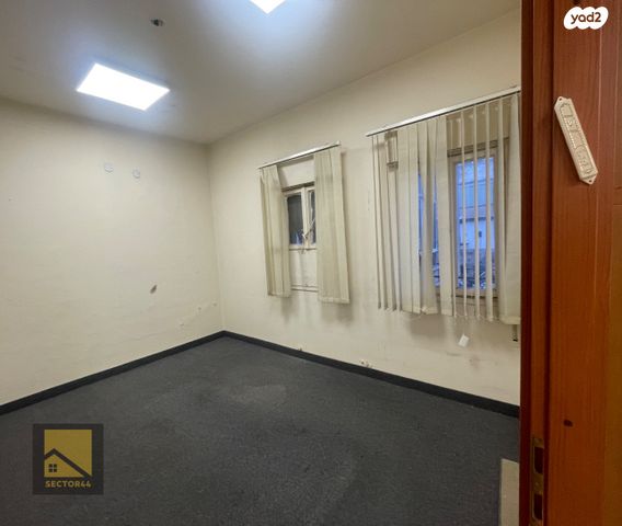 משרדים, מחניים, מרכז הכרמל, חיפה