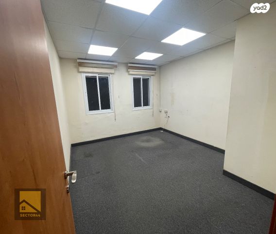 משרדים, מחניים, מרכז הכרמל, חיפה