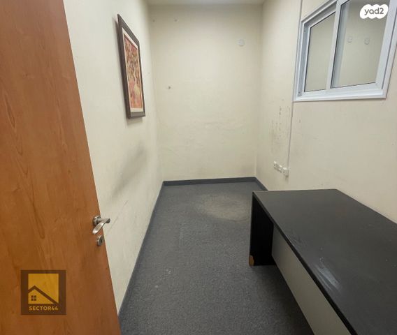 משרדים, מחניים, מרכז הכרמל, חיפה