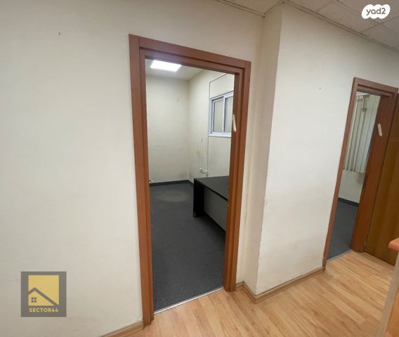 משרדים, מחניים, מרכז הכרמל, חיפה